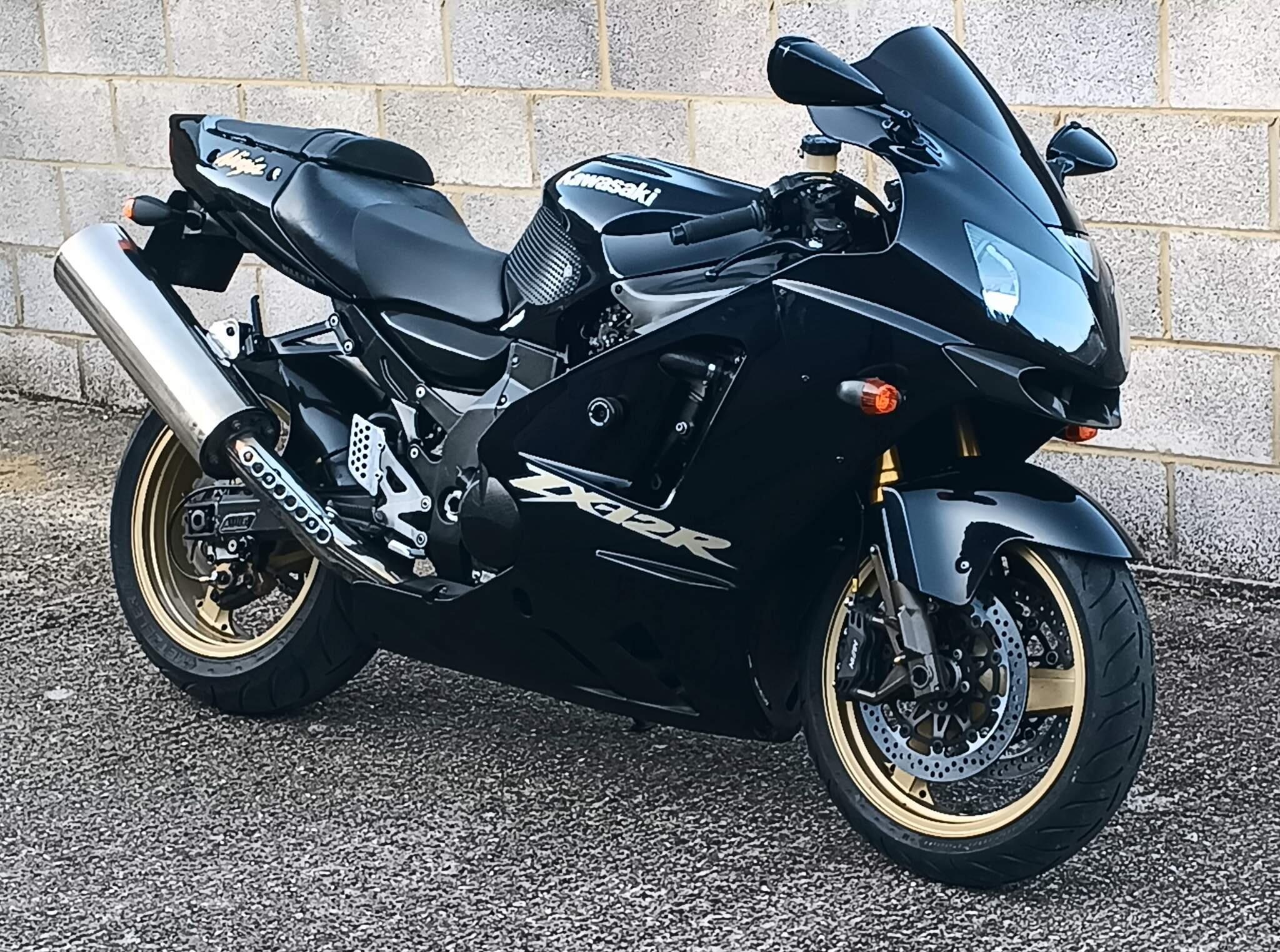Kawasaki ZX-12R bikes for sale | AutoTrader Bikes